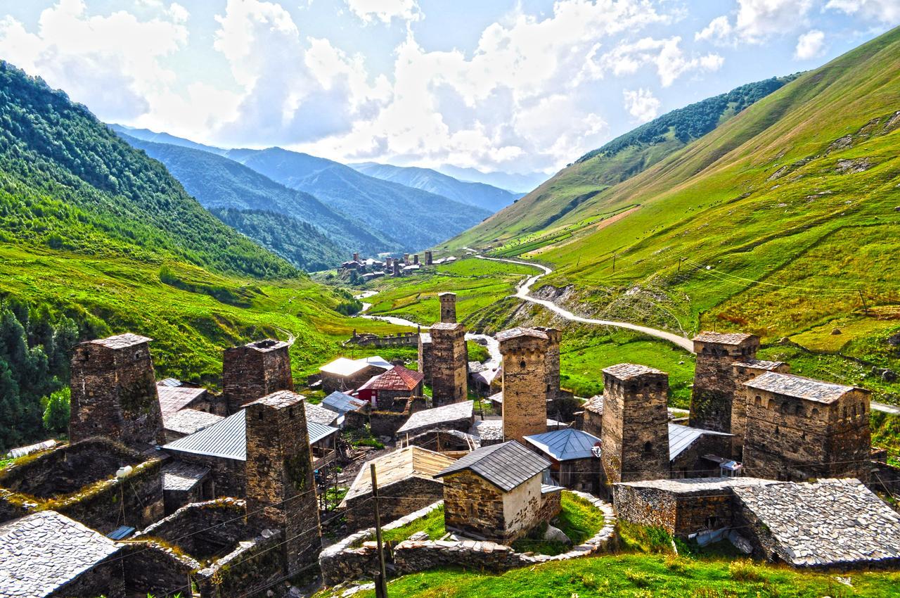 Old Tower Guesthouse - Kafe Ushguli Exterior foto